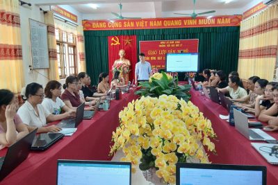 Tập huấn học bạ số tại trường Tiểu học Đức Lý